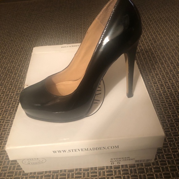 Steve Madden Black Pumps - Picture 4 of 8